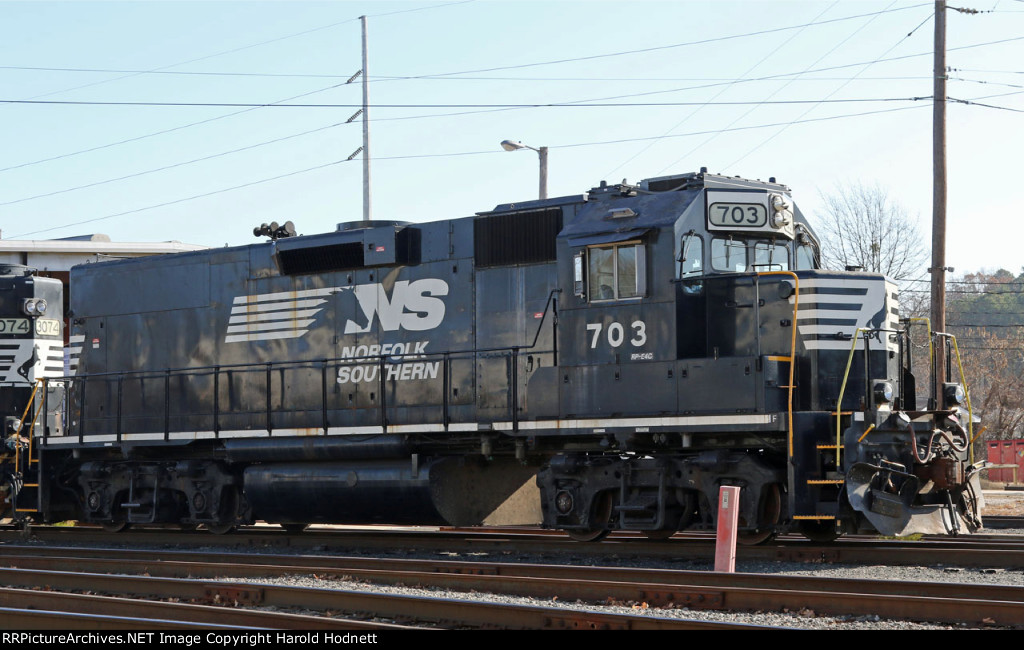 NS 703